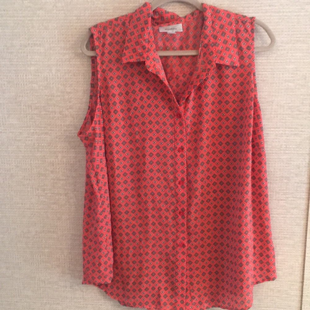 Sleeveless tank
